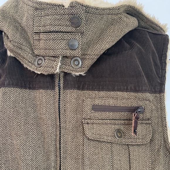 Powder room vest - Picture 5 of 10